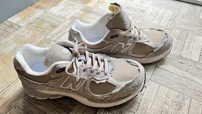 New Balance 2002R