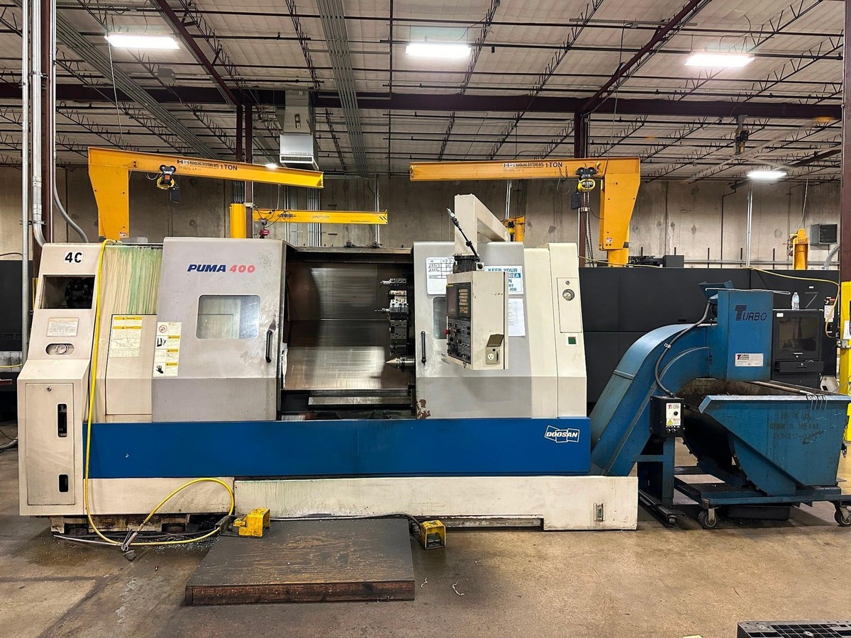 Doosan Puma 400B CNC Lathe, 2007 - Programmable Tailstock