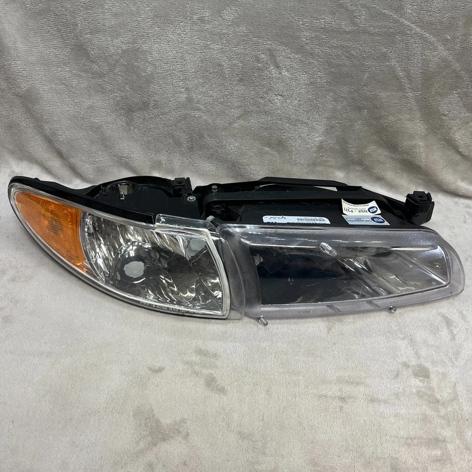97-03 PONTIAC GRAND PRIX ПАССАЖИРСКАЯ БОКОВАЯ ФАРА В СБОРЕ TYC - Изображение 2 из 4