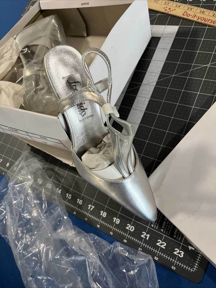 FREDERICKS OF HOLLYWOOD Shoes Size 6.5 M Silver Stiletto Pumps 4”Heels Strap-New - Image 3 of 4