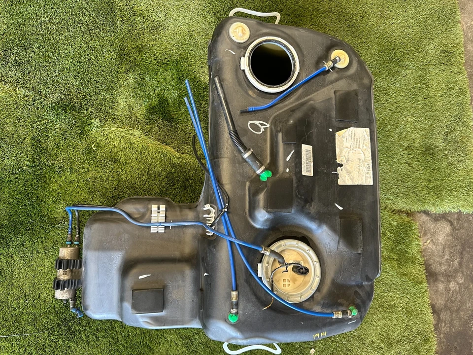 2000 - 20001 - 2002 BMW X5 E53 3.0L FUEL GAS TANK ASSEMBLY 6751818 OEM 231914 Foto 2 de 4