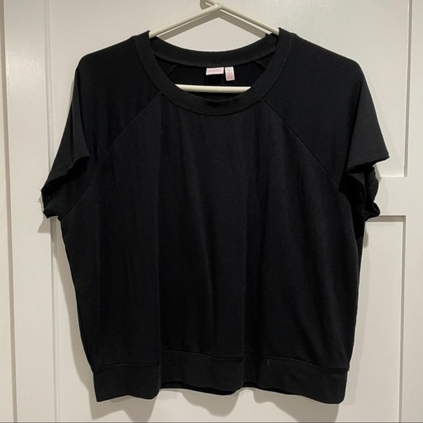 Make + Model black cropped lounge top light sweat… - image 1