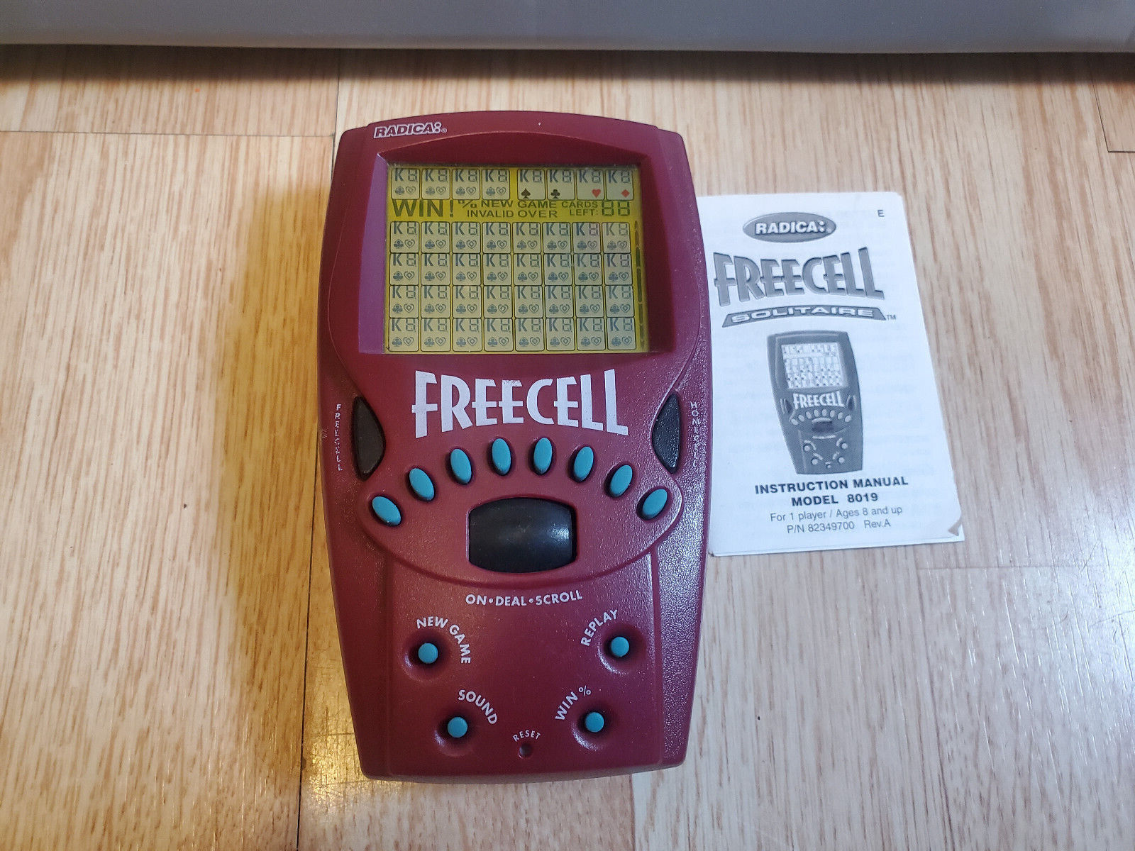  Handheld FreeCell Solitaire Game - 8019 : Toys & Games