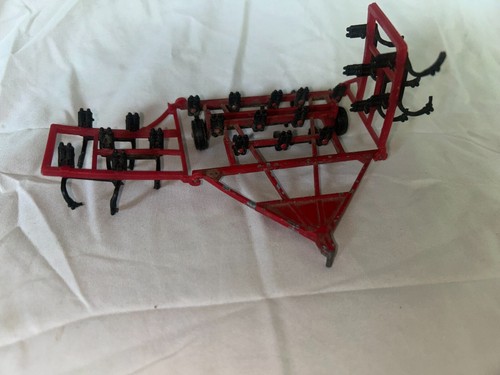 RARE 1/64 Ertl Toy red International Harvester Minimum Tillage Plow - damaged - Picture 5 of 6