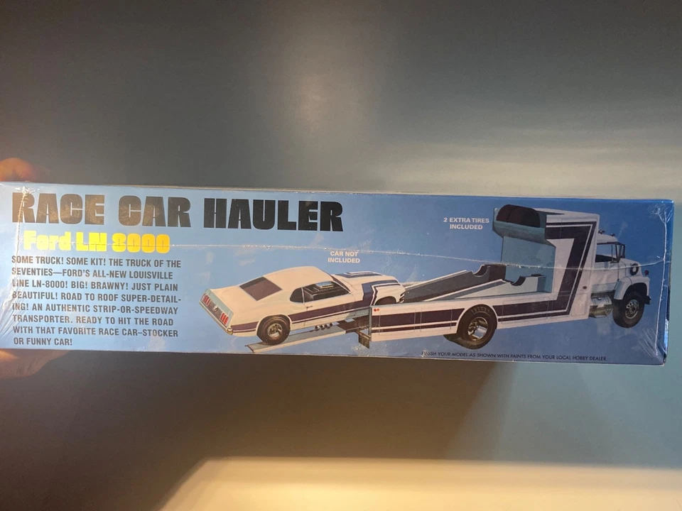 AMT FORD LN 8000 RACE CAR HAULER  1:25  Model Kit  AMT 758/06 - Sealed 2014 - Image 3 of 4