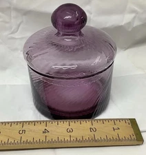 Beautiful Vintage Purple Amethyst Spiral Design Lidded Dresser Apothecary Jar