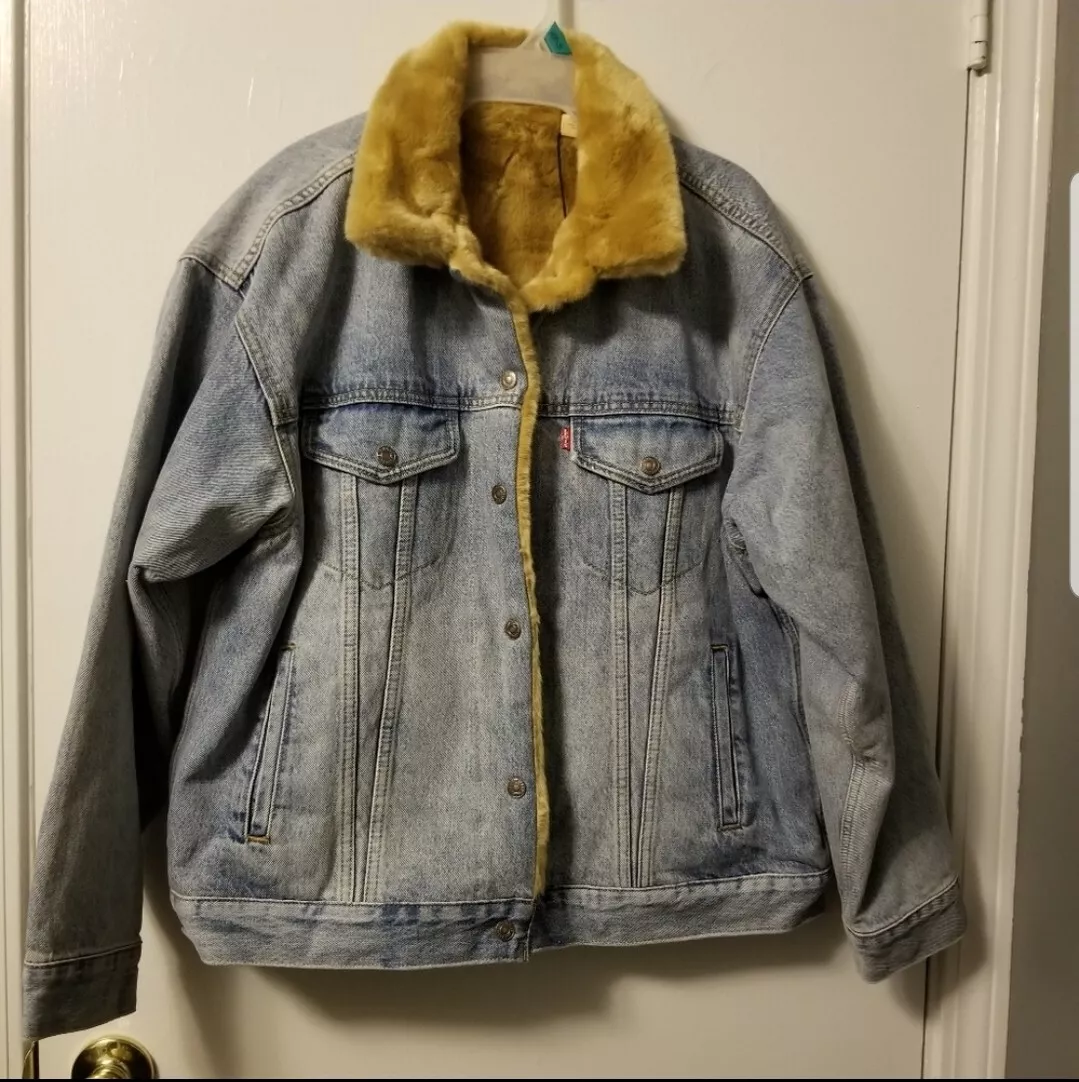 Levis Faux Fur Lined Denim Trucker Jacket NWT Reversible!!