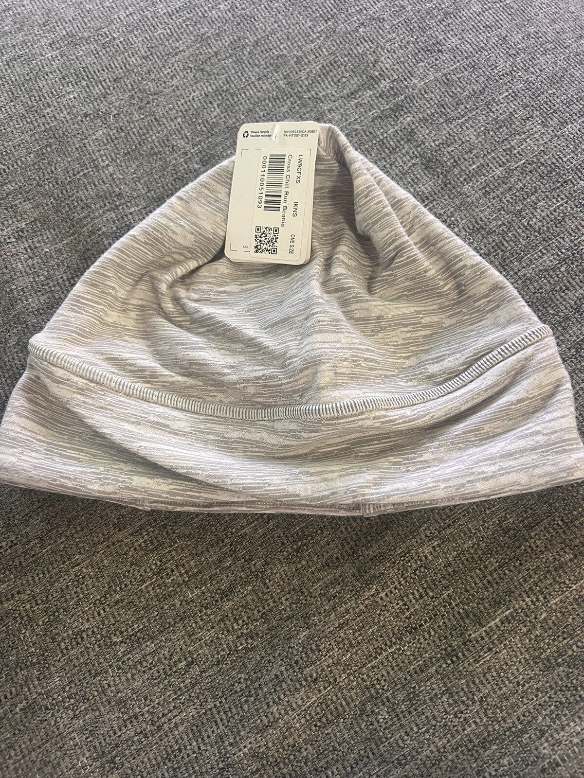 PONY Cappello Lululemon Cross Chill Run Beanie grigio taglia unica coda di cavallo IKNS
