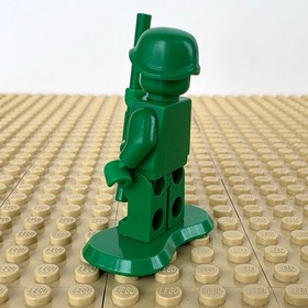 LEGO Toy Story: Green Army Man, RIFLE, BASE, toy001, 7595, ON PATROL, 2010