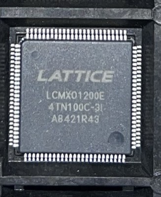   1× LCMXO1200E-4TN100C - FPGA IC - Lattice Semiconductor MachXO - 100-LQFP New