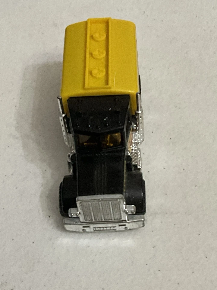 Camión cisterna Peterbilt SuperGas Matchbox 1981 vintage negro #56 Foto 2 de 4