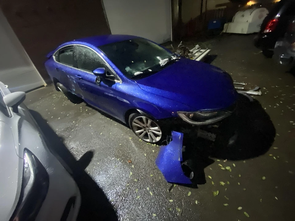 Used Right Quarter Glass fits: 2015 Chrysler 200 Sdn chrome trim Right Grade A - Image 4 of 4