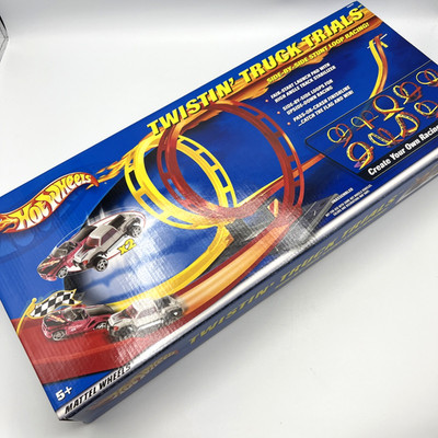 Hot Wheels Twistin' Truck Trials Loop Race Track Mattel Vintage 2001