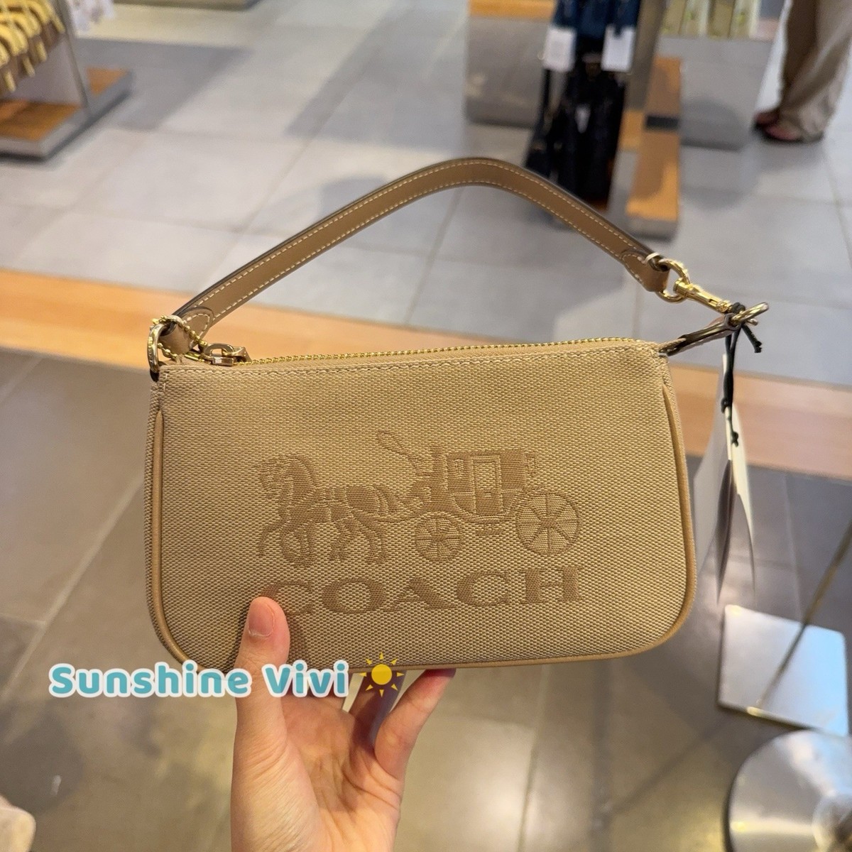 COACH ゴールド (2点) NWT Coach Nolita 19 With Horse And Carriage Im/Dark Natural Multi