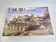 1/35 Border Model Russian T-34/85 w/ 5 Resin Figures WW2 Military 