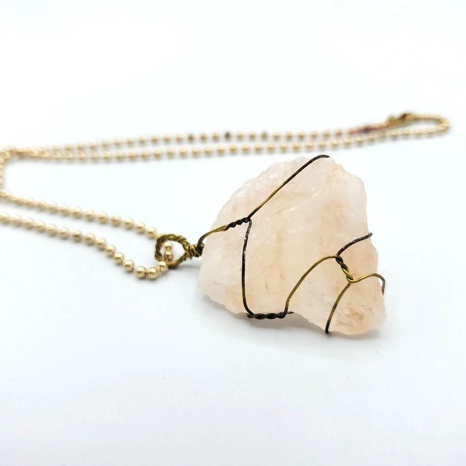 Collar de aleación de piedra cruda de sal naranja del Himalaya [ORO] - Chakra amor divino  Foto 2 de 4