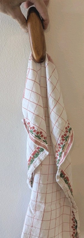 MAGIC MARBLE Wood Towel Holder Lot Country Kitchen Tea Towel Hook Vintage 