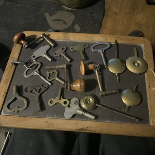 Large Collection Of Vintage & Antique Clock Keys.longcase mantel & Wall Clocks