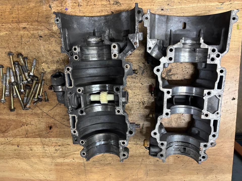 Ski-Doo 600 HO Engine Motor Crankcase case MXZ Renegade Summit XRS 600HO Rev GSX - Image 4 of 4