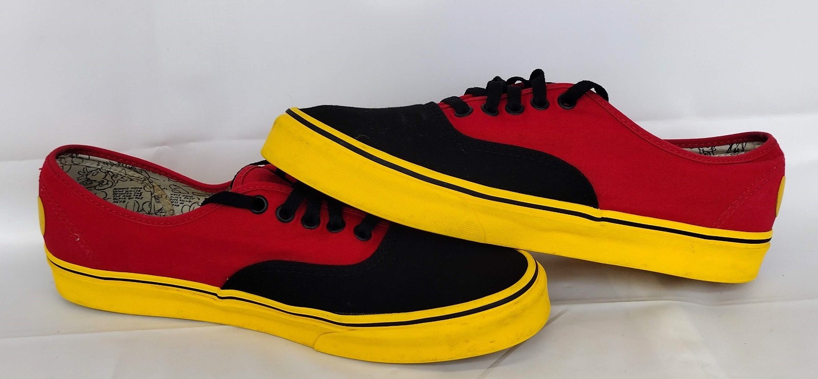 Vans x Disney 90th Anniversary Mickey Mouse Men's 11 EUR 44.5 thumbnail 2