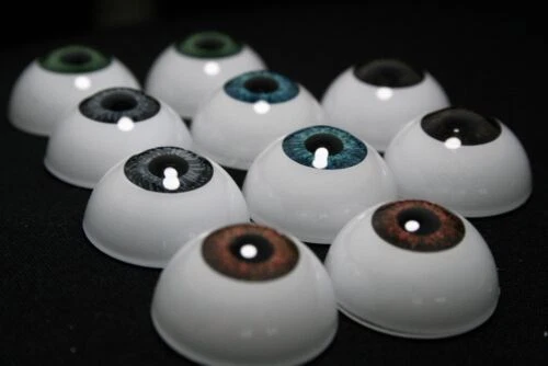 Articoli per la costruzione e la riparazione di bambole