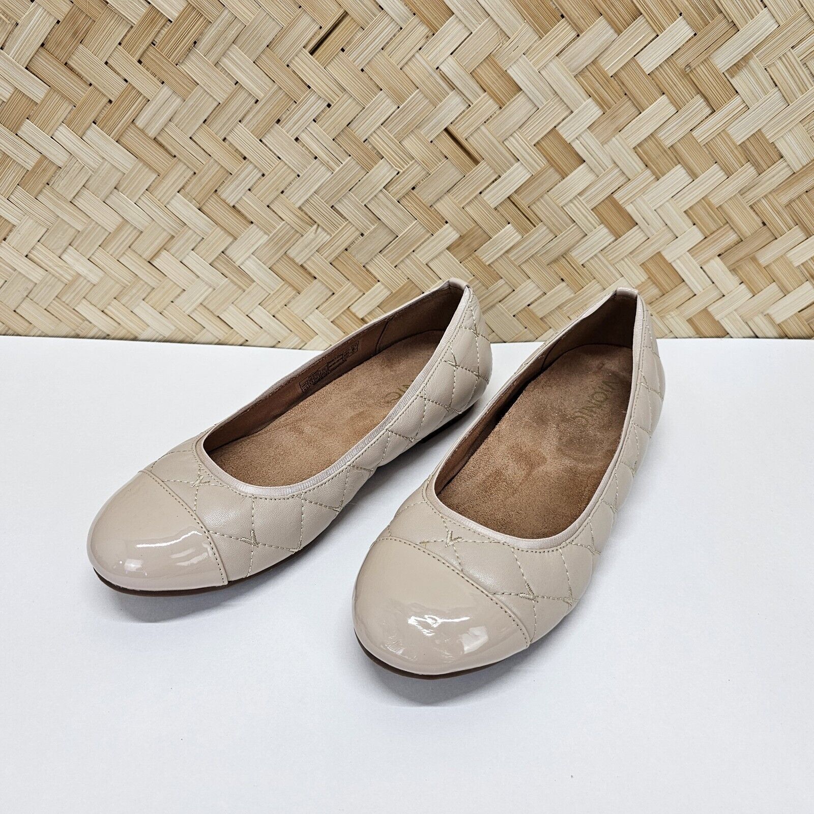 Vionic Orthaheel Spark Quilted Ballet Flats in Nude Leather Size 6.5 Womens