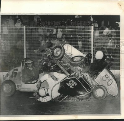 1964 Press Photo Lancaster PA Two Micro Midget Autos Involved in Mixed Up Result