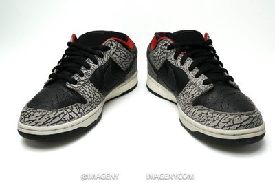 NIKE DUNK LOW SB USED SIZE 10 SUPREME BLACK CEMENT GREY 304292 131