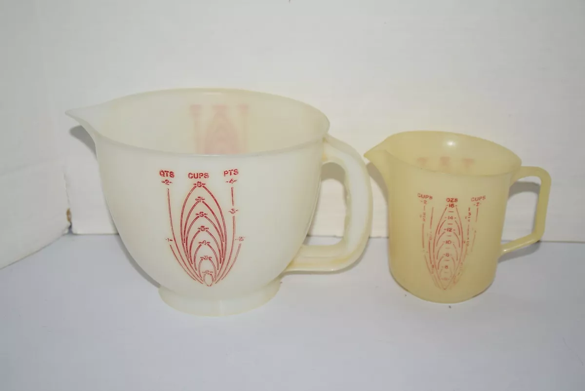 Vintage Tupperware Mix N Store 8 Cup 2 Qt Measuring Bowl & 2 Cup Lot No  Lids