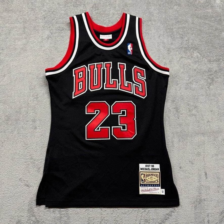 Preços baixos em Michael Jordan Chicago Bulls Preto Fan Jerseys | eBay