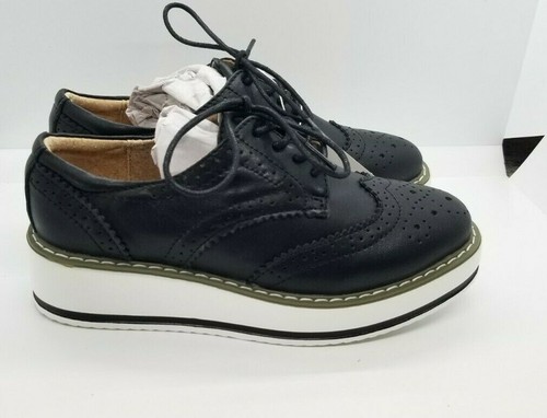 Wingtips Square Toe Oxfords Shoe - Size 