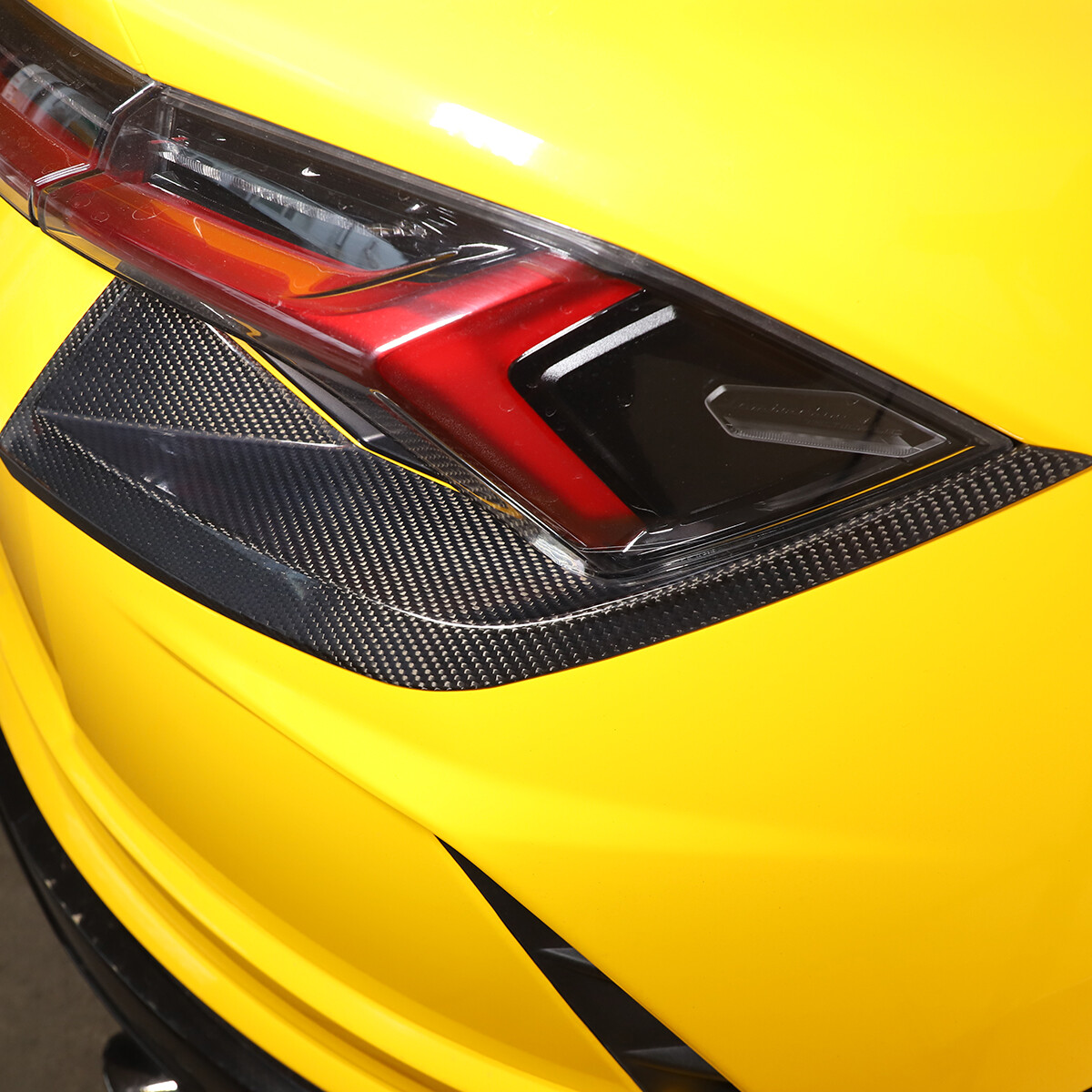 Real Carbon Fiber Rear Tail Light Lamp Cover Trim For Lamborghini URUS 18-23 US