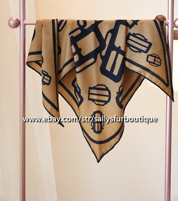 Sallys 70% Cashmere 30% Silk Wrap Scarf Fashion Print Triangle