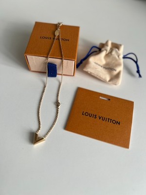 Authentic Louis Vuitton M61083 Essential V Necklace GD W/Box/Dust Bag