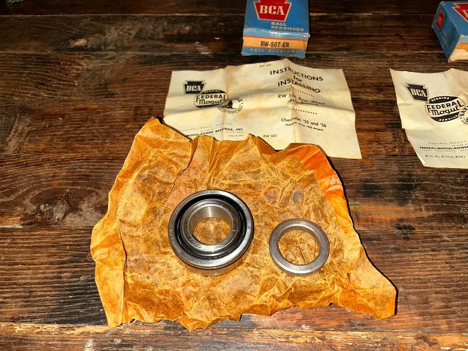 Rodamientos de rueda trasera Corvette NOS BCA 1955-1956 Chevrolet Bel Air Nomad 150 210 Foto 2 de 4