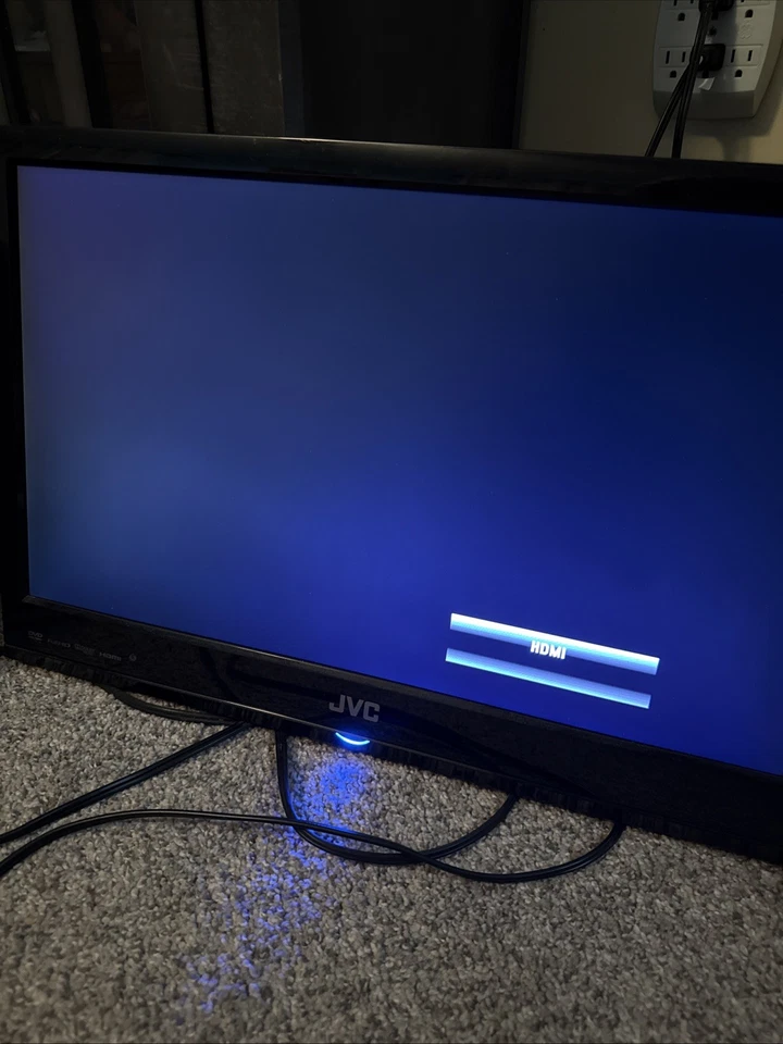 22" JVC LT-22DE72 Television With Built In DVD Player NO REMOTE - Image 4 of 4