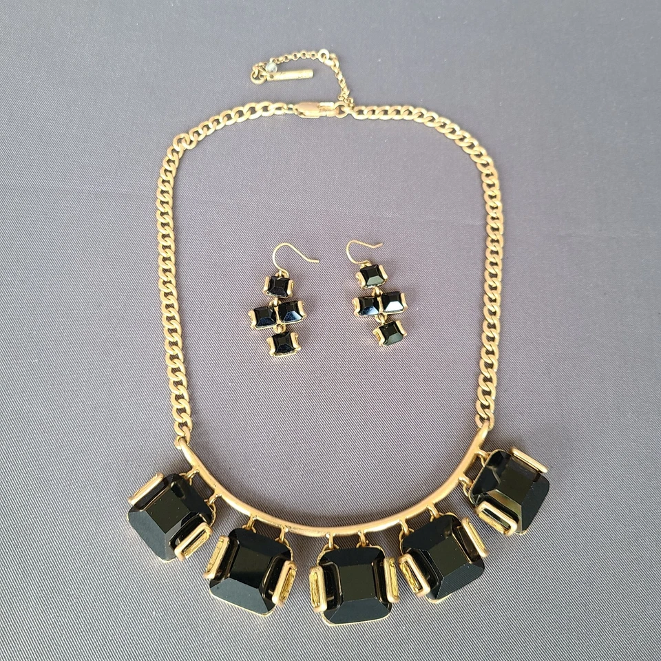 Juego de aretes collar piedras facetadas negro azabache tono dorado Kenneth Cole New York Foto 4 de 4
