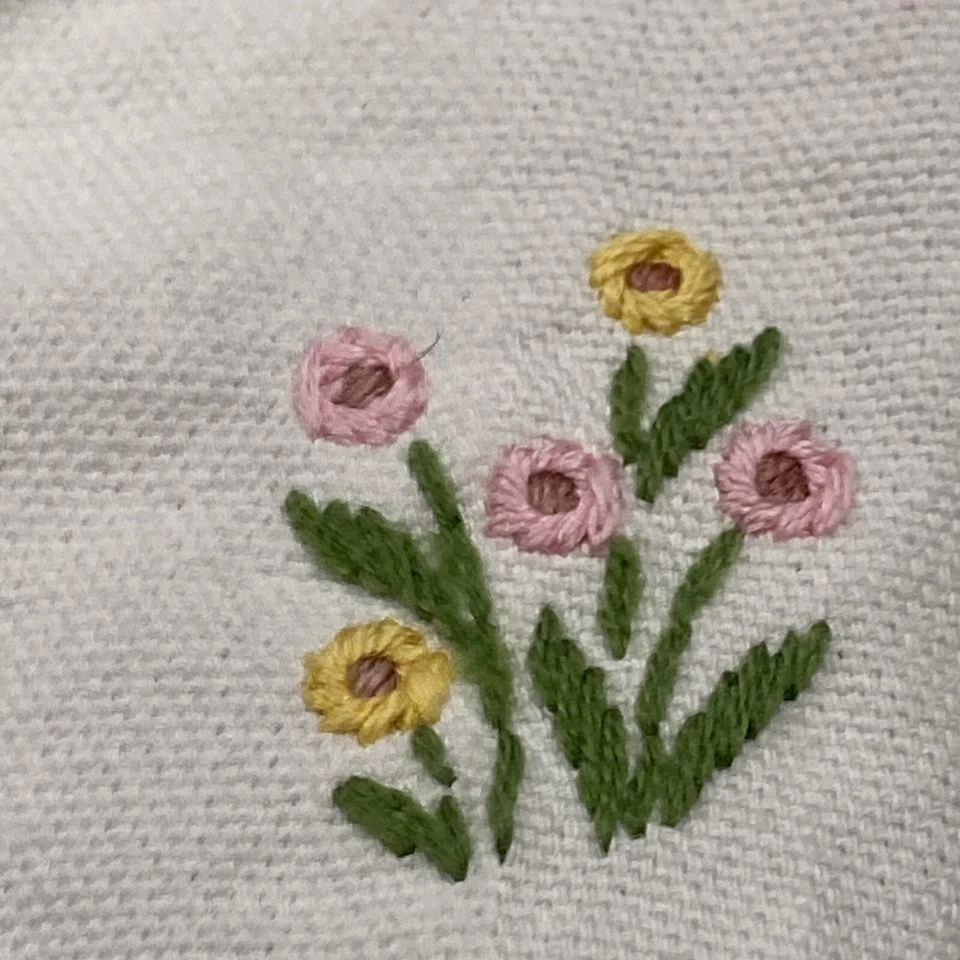 Servilletas de flores ramo floral punto de cruz hechas a mano de colección 14" X 19” algodón blanco Foto 4 de 4