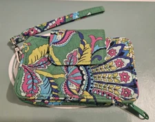 Vera Bradley Green  Paisley Case Wristlet Wallet New