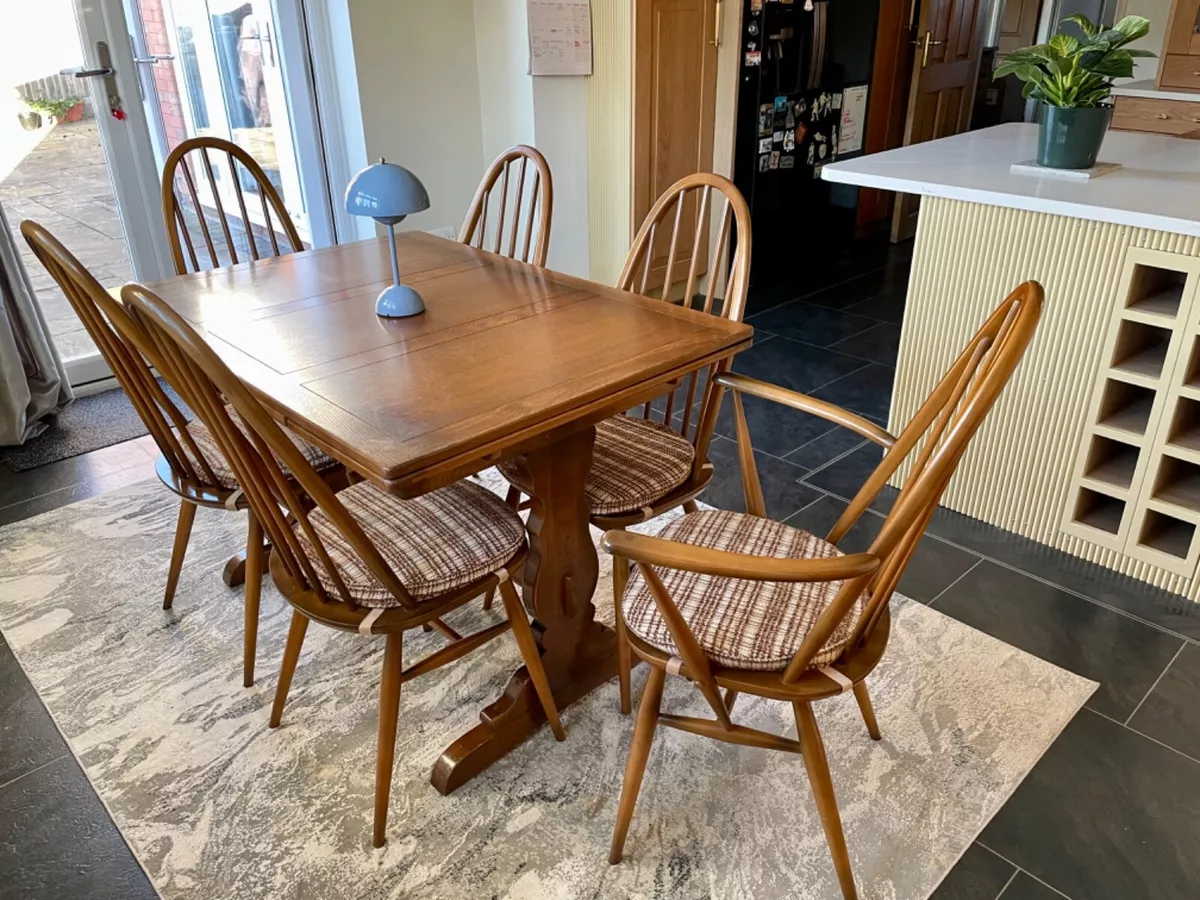 Mid century Ercol Extendable Dining Table 4 Quaker Chairs and 2