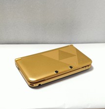 Nintendo 3DS XL Gold/Black - Limited Edition Bundle with The Legend of  Zelda: A Link Between Worlds