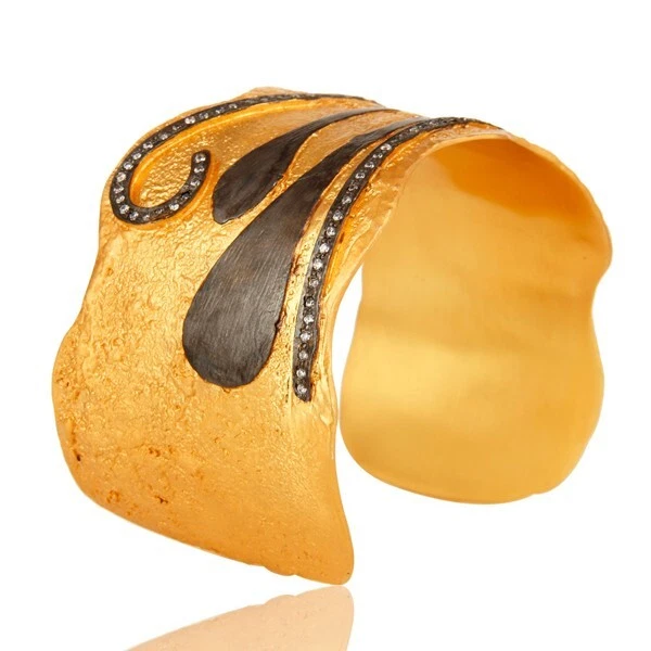 Brazalete/brazalete ancho enchapado en oro amarillo de 22K enchapado en rodio negro con circonita Foto 3 de 4