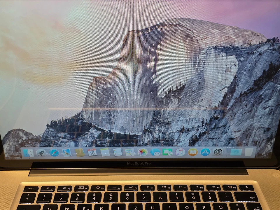 Apple MacBook Pro 15,4" A1286 Intel Core 2 Duo 8GB DDR3 240GB SSD NVIDIA 9400M - Bild 2 von 4