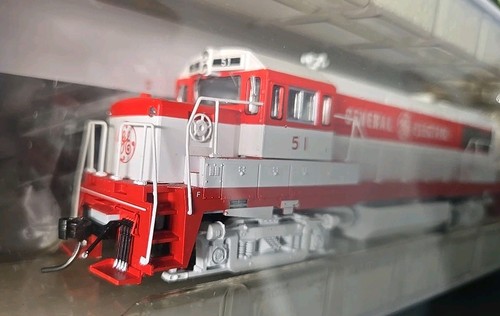 Bowser Executive Line HO Scale U-25b Locomotive GE Demo #51 - Foto 3 di 5