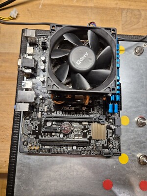 Asus A68HM-Plus (FM2+) + AMD 845 + Kühler + 8GB DDR3