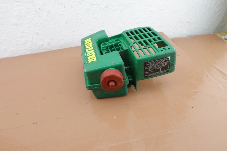 Weed Eater LT17 String Trimmer OEM Fuel Tank 530-037943 - Image 2 of 4