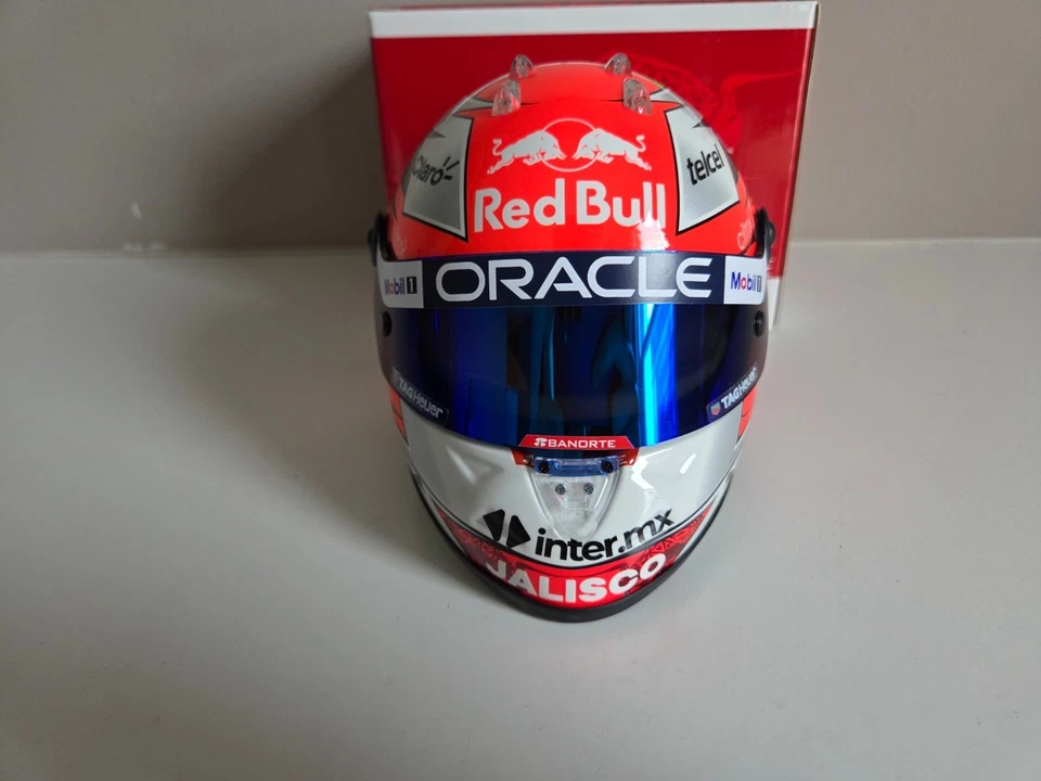 Casco Schuberth 1/2 Red Bull Racing - S. Perez - #11 Gp Austriaco 2022 - Immagine 2 di 4