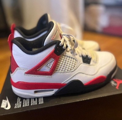 jordan 4 red thunder size 5.5y Worn about 4 times in great condition. Size 7W 