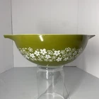 Vintage  Pyrex 444 Spring Blossom Crazy Daisy Cinderella 4 QT Green Mixing Bowl