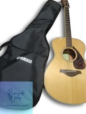 YAMAHA FS820 Acoustic Guitar and Accessories Set